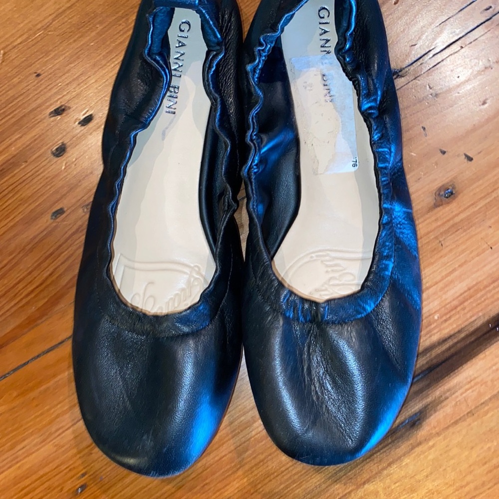 Gianni Bini black flats size 6.5